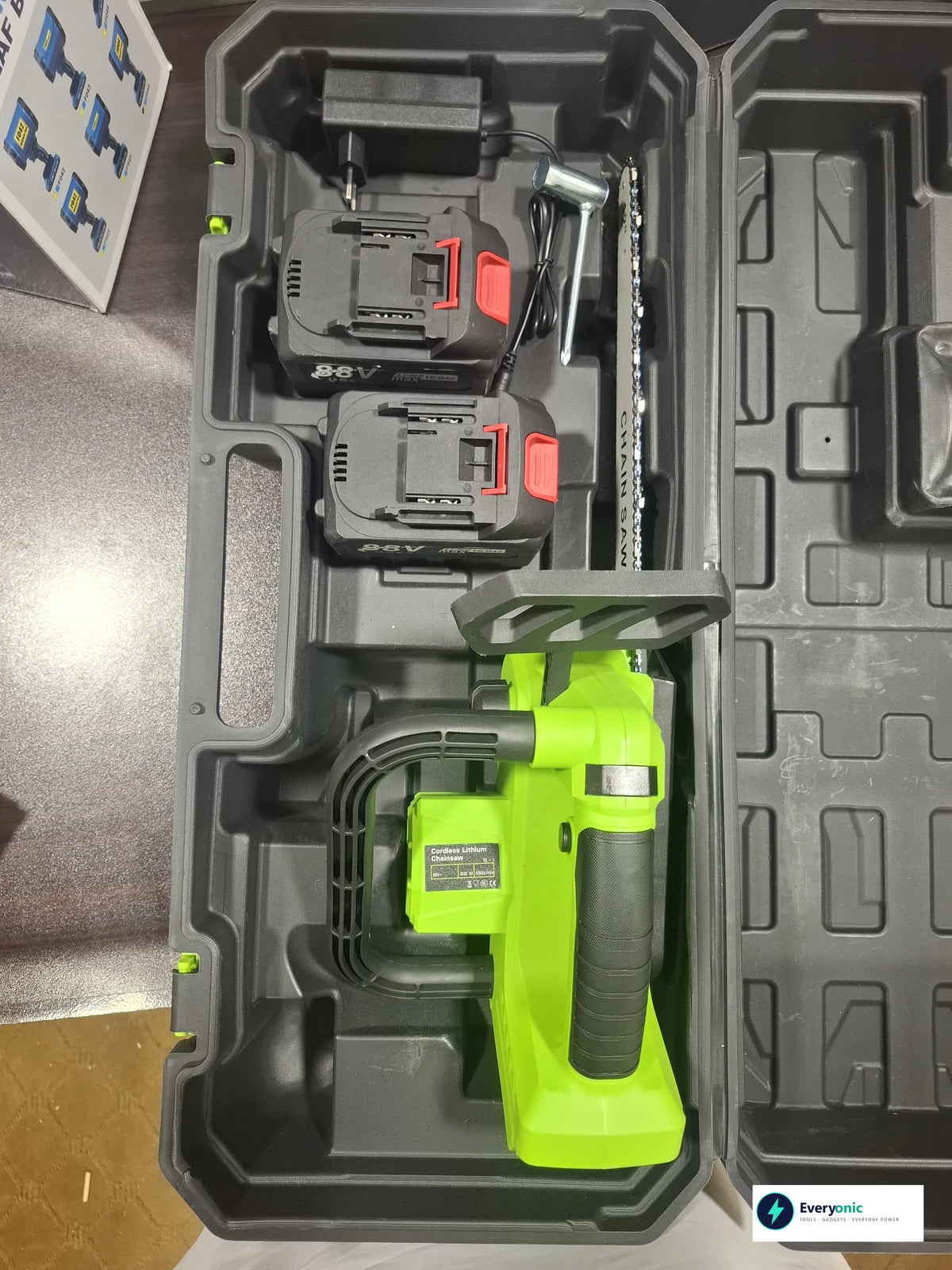 GREEN CHAINSAW 88V 15CELLS BATTERY 12 INCH